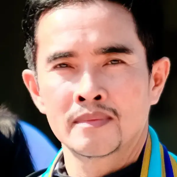 นายมาโนชย์ นวลกุล