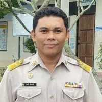 นายมนตรี เพ็ชรมณี